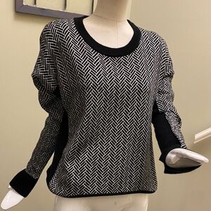 lululemon athletica 100% Merino Wool Black & White Crew Neck Sweater, Size 12